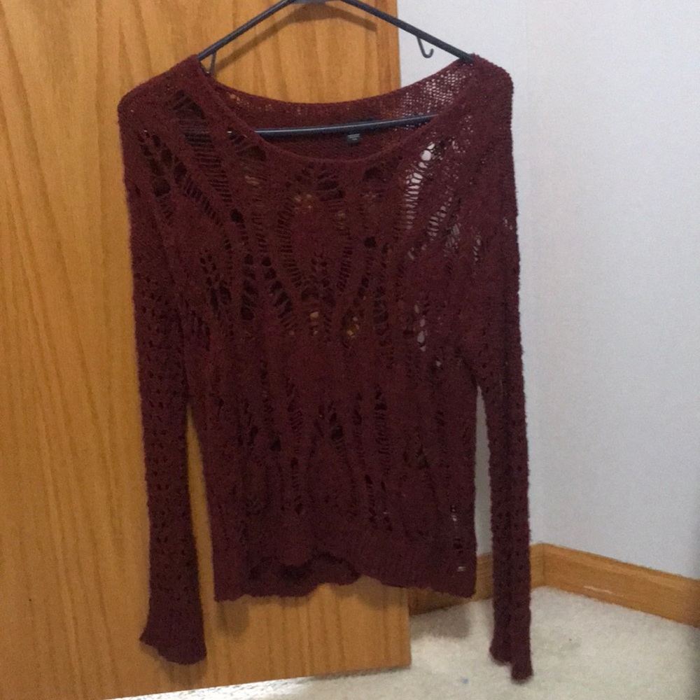 maroon sweater